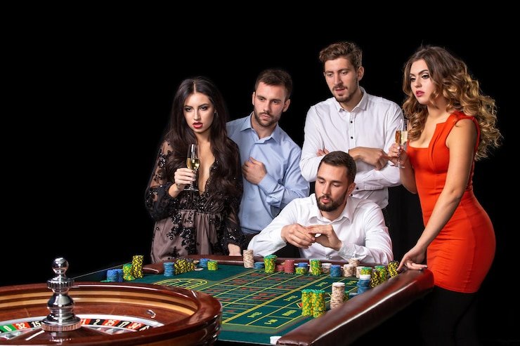 Tangkapan layar aplikasi Android raja100 menampilkan dashboard beranda dengan opsi sportsbook dan kasino